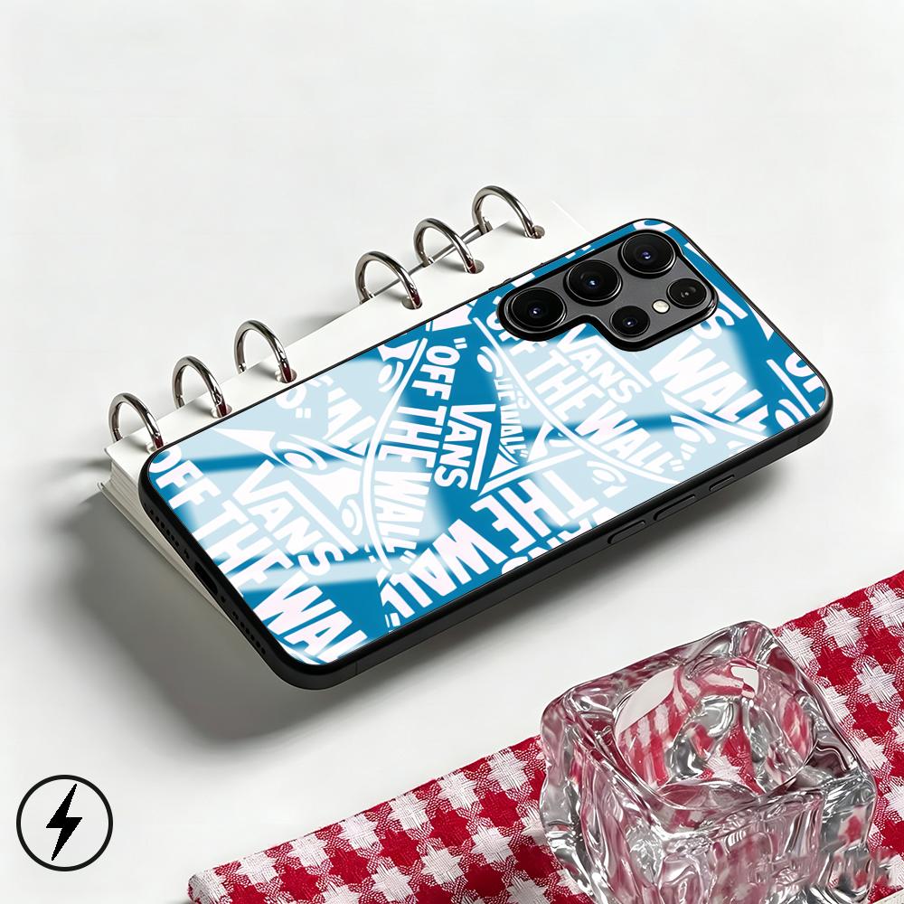 حافظة هاتف زجاجية مغناطيسية بت - مراجعة Phone Cases Louis Vuitton وسعره