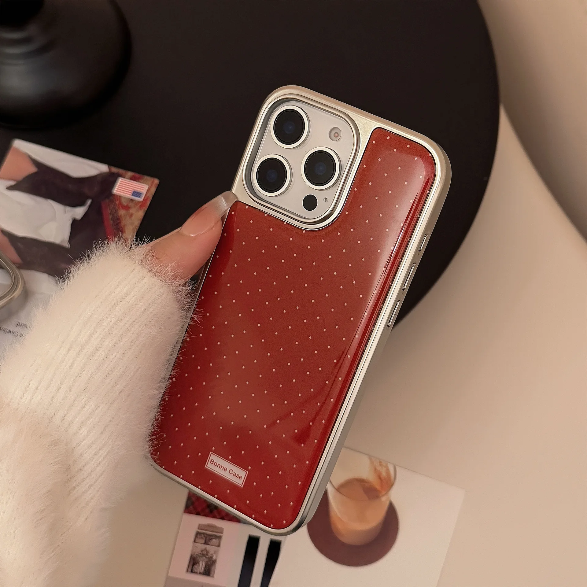 غطاء هاتف فاخر شفاف وناعم بتصم - مراجعة Phone Cases That Charge Your Phone وسعره
